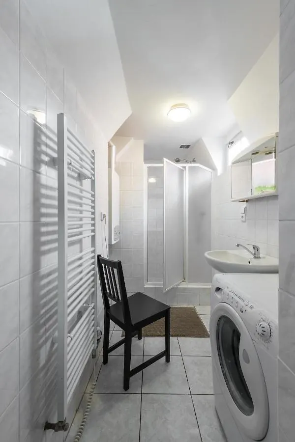 براغ Apartment Husova 15